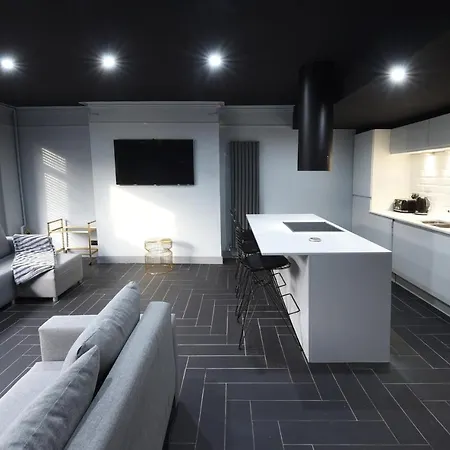 Swan Street Slps 23 *