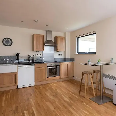 Central Flat Near Etihad Stadium By Guestready Манчестер