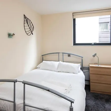 Central Flat Near Etihad Stadium By Guestready Апартаменты *