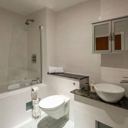Апартаменты Central Flat Near Etihad Stadium By Guestready *