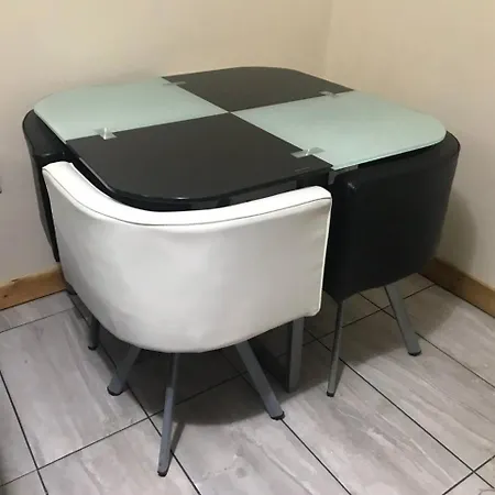 Lägenhet Contemporary 2 Bed Apt 13 *