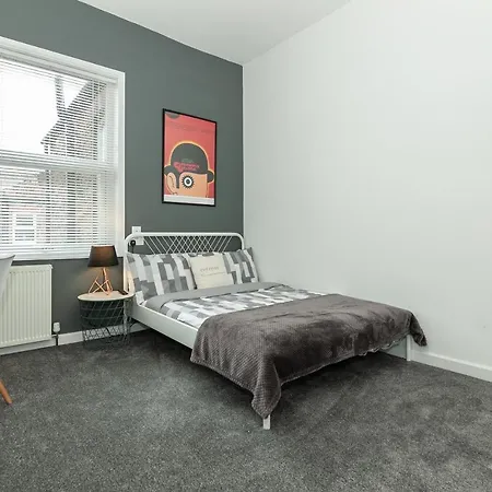 Tatil Evi Park House - Large 3 Bedroom Victorian House, 10 Mins From Manchester