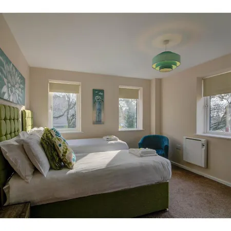 Marvellous, Elegant Apt For 5 Near Salford Quays Διαμέρισμα