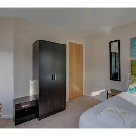 Marvellous, Elegant Apt For 5 Near Salford Quays * Μάντσεστερ