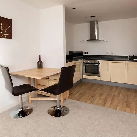 The Quays By Guestready * Manchester