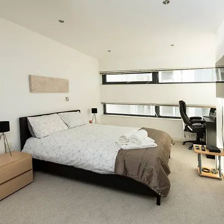 The Quays By Guestready Manchester