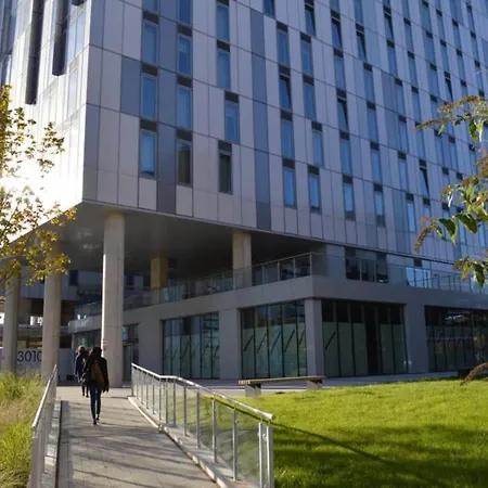2 Bedroom In Media City Apartment