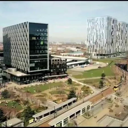 Apartment 2 Bedroom In Media City Manchester