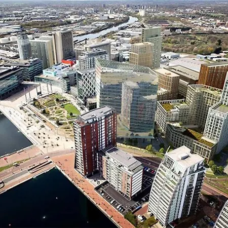 2 Bedroom In Media City * Manchester