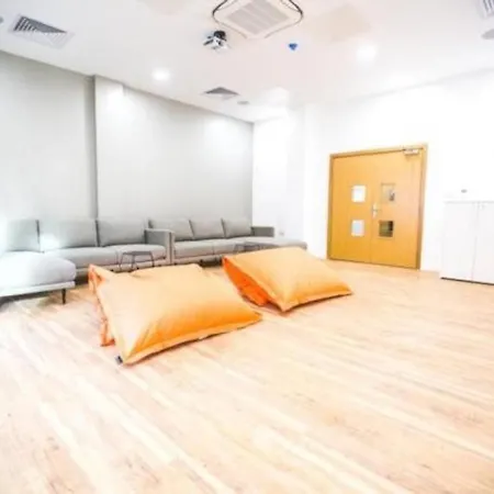 2 Bedroom In Media City Apartment *