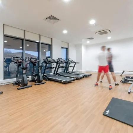 2 Bedroom In Media City Apartment Manchester