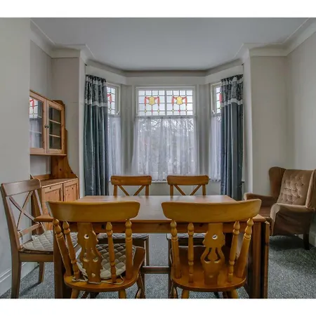 Dwelling For 5 In The Heart Of Fallowfield, Mcr דירה מנצ'סטר