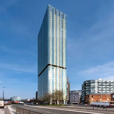 Excellent 2 Bedroom Central Апартаменты