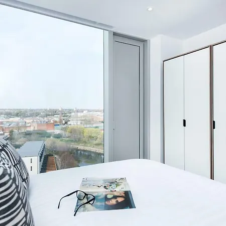 Excellent 2 Bedroom Central Апартаменты