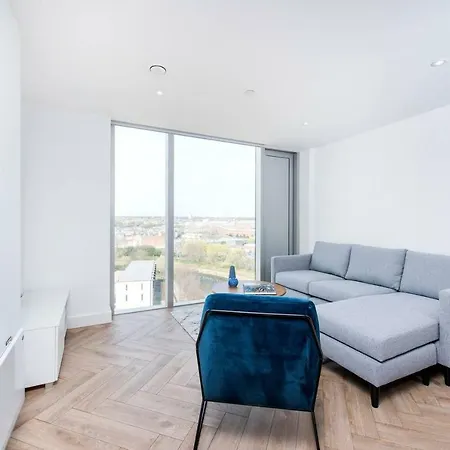 Excellent 2 Bedroom Central Апартаменты