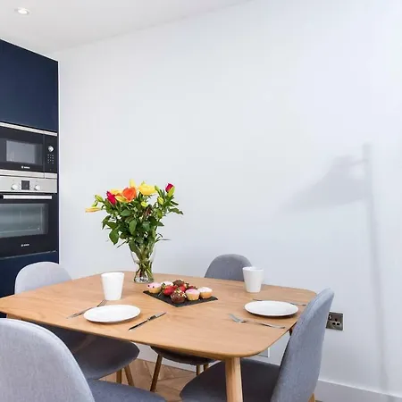 Excellent 2 Bedroom Central