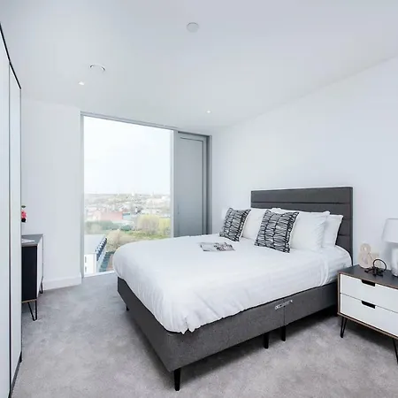 Excellent 2 Bedroom Central