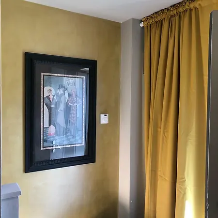 Shakespear's Townhouse,3 Mins To Piccadily, Hosts 6
