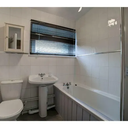 Comfy Private 2 Bed In South Manchester! Μάντσεστερ
