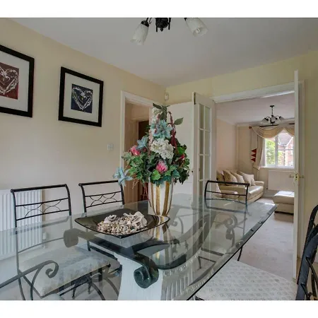 Gorgeous Spacious In Salford Manchester