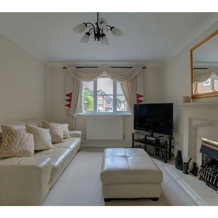 Gorgeous Spacious In Salford Manchester