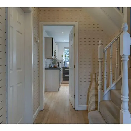 Prázdninový dům Gorgeous Spacious In Salford *