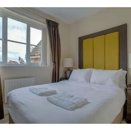 Prázdninový dům Gorgeous Spacious In Salford Manchester