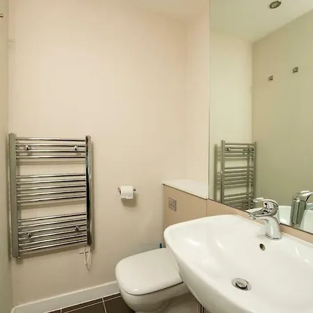 2 Bed In Ancoats By Guestready *