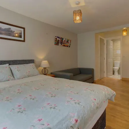 Διαμέρισμα Trendy Manc Nq Studio With En *