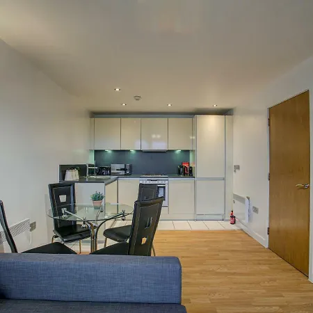 Prime Location 1 Bed Apt With Balcony * Μάντσεστερ