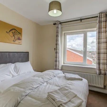 Stylish Townhouse For Up To 8, Central Manchester! Semesterbostad