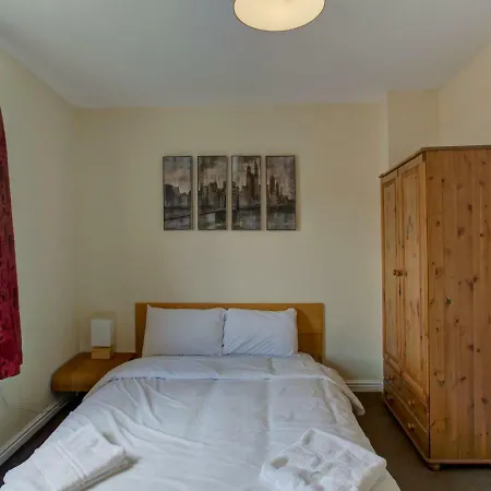Stylish Townhouse For Up To 8, Central Manchester! Manchester