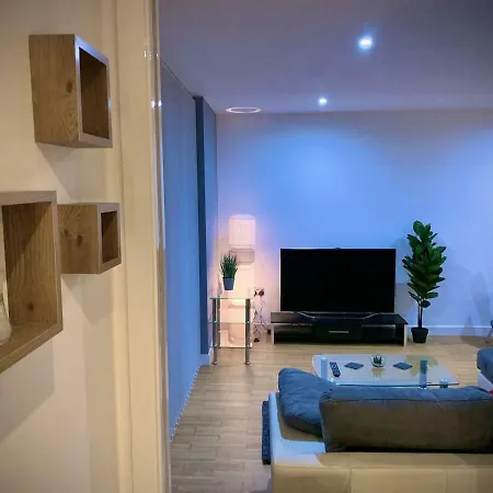 Ideal Homely City Centre Flat *