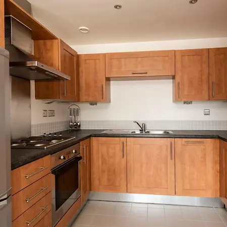 1br Flat Near Victoria Stn & Arena By Guestready Апартаменты *