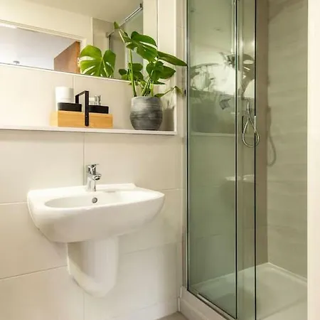 דירה 2br Penthouse In By Guestready