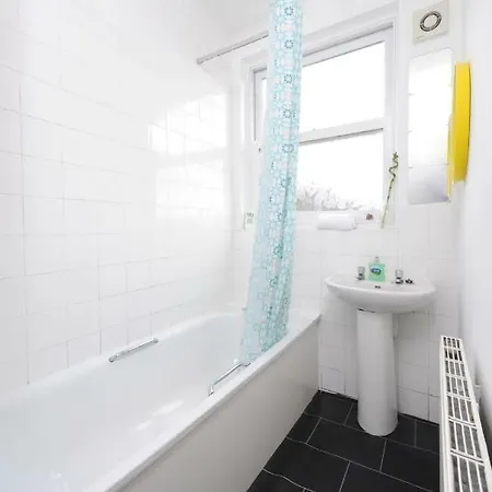 Apartment Budget 2 Bed, Near City Manchester