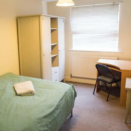 Alexandra Apartment