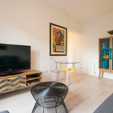 דירה Burton House Boutique Flat *