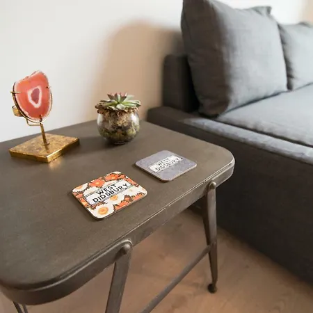 דירה Burton House Boutique Flat *