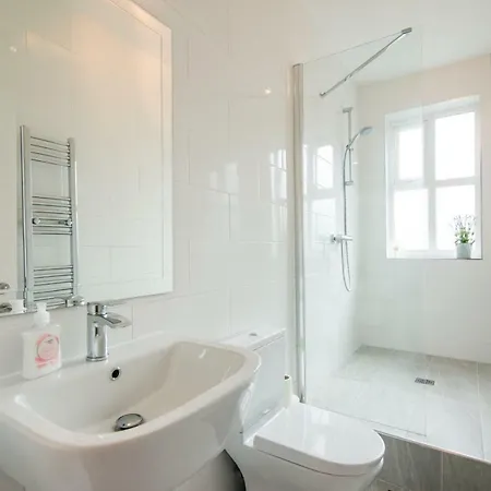 דירה Burton House Boutique Flat