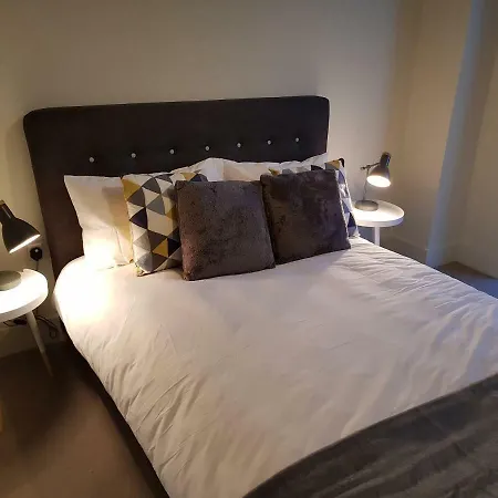 Luxury One Bedroom With Roof Top Access Manchester