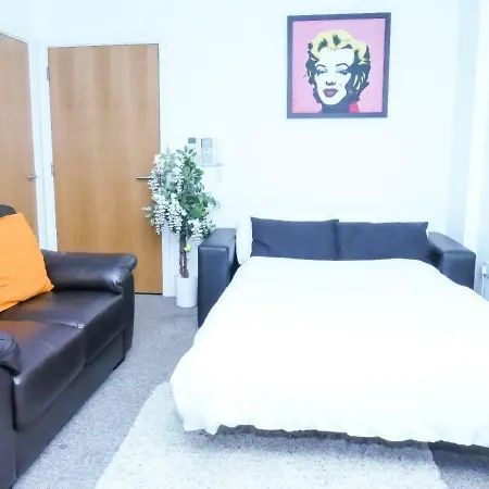 منزل للإقامة Cosy 2 Bedroom + Parking مانشستر