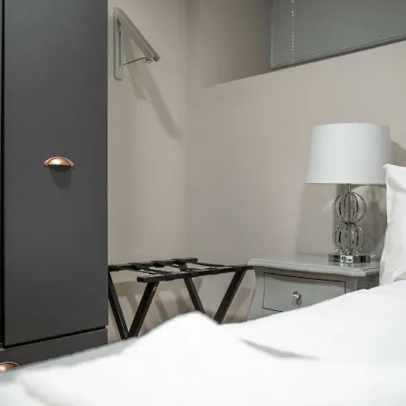 Stylish & Contemporary Apt For 4 In Central Mcr