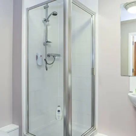 Superb Apt. Sleeps 4 Close To Ethiad Stadium Апартаменты