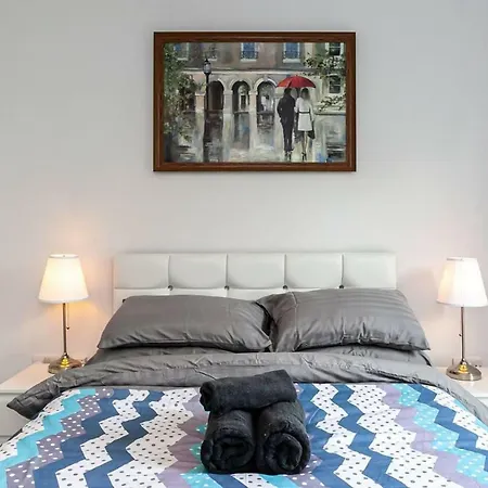 Superb Apt. Sleeps 4 Close To Ethiad Stadium