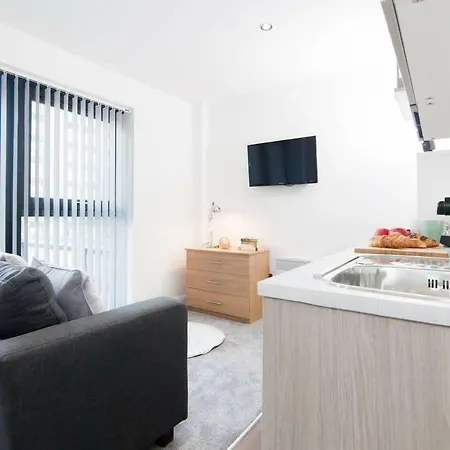 Amazing Penthouse Studio In City Centre דירה *