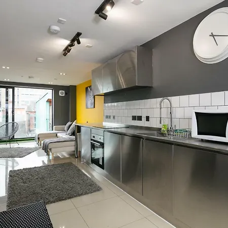 Manere Group - Tib Street * Манчестер