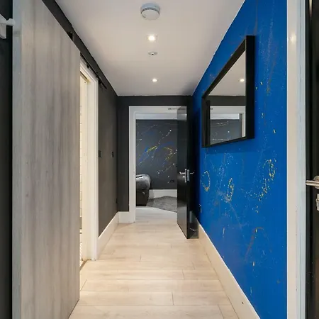 Manere Group - Tib Street * Манчестер