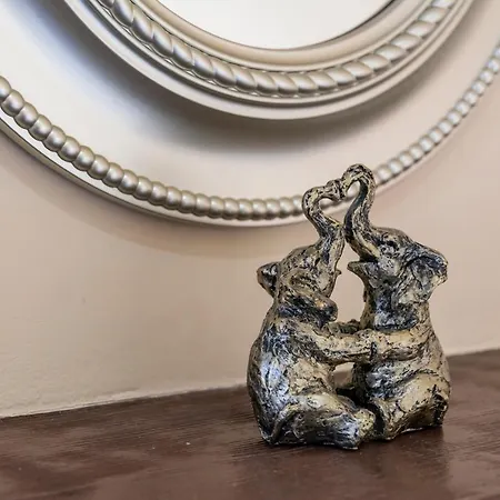 No 1 - The Old Red King Pub, Whitefield, Appartement