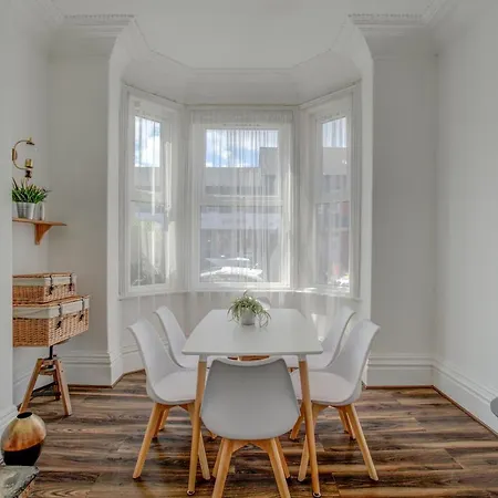 Characterful Self-catering Townhouse By Iglu - Levenshulme